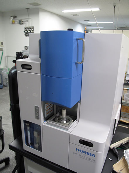 図6 C/S同時分析装置(Horiba, EMIA-320V2)